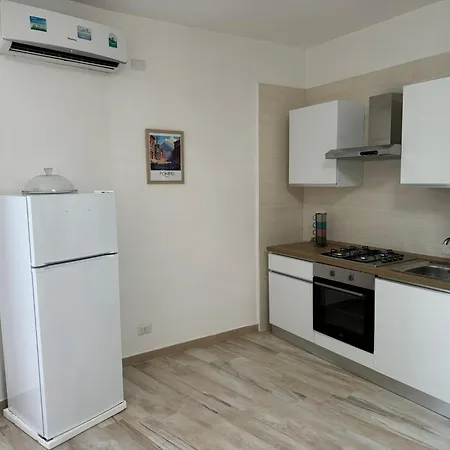 ゲストハウス Napul'e 4*